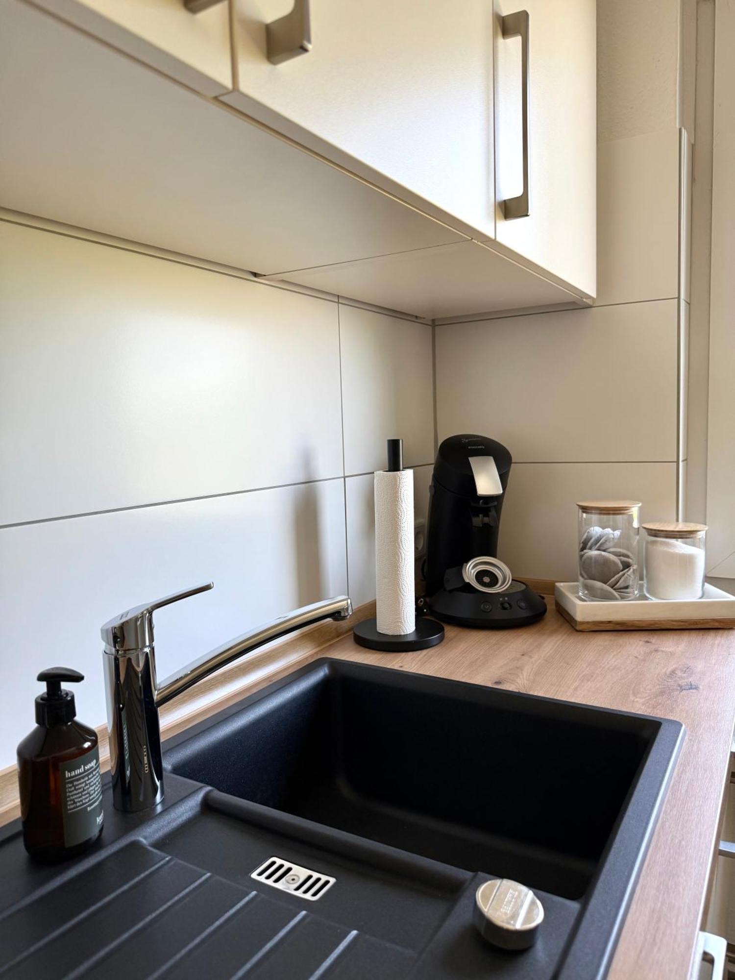 Schoene Ferienwohnung Ense Esterno foto